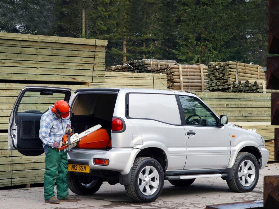  Nissan Terrano II Van 1999 года  (UK) (фото 4 из 13)